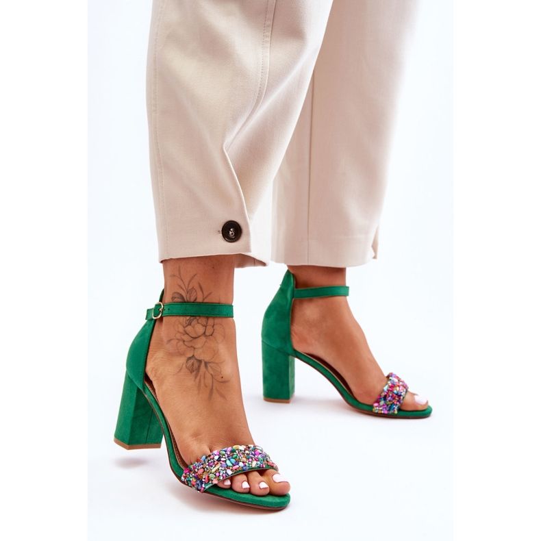 Sandali alla moda con tacchi alti e pietre decorative verdi Love Me verde 1