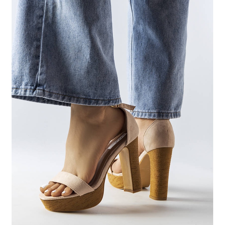 Inna Sandali beige con tacco alto di Selsa 1