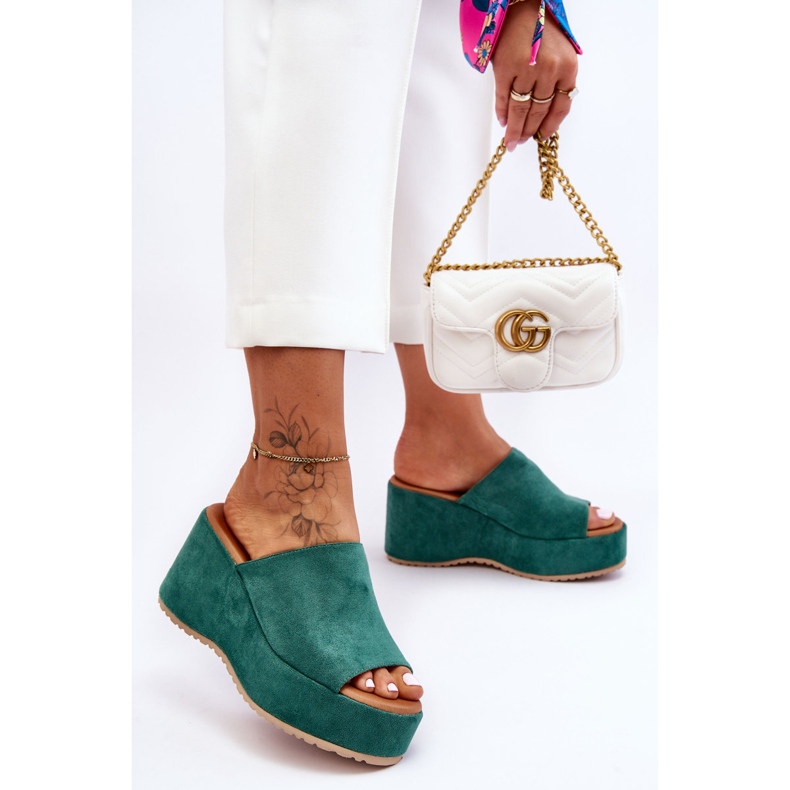 Pantofole da donna su una massiccia piattaforma verde Martina 1
