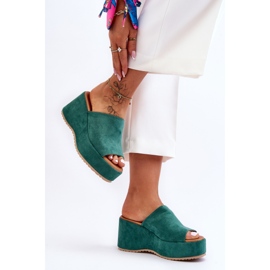 Pantofole da donna su una massiccia piattaforma verde Martina 2
