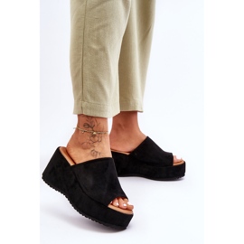 Pantofole da donna su una massiccia piattaforma Black Martina nero 2