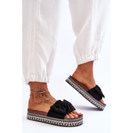 Pantofole Da Donna In Camoscio Con Fiocco Nero Lauria 1