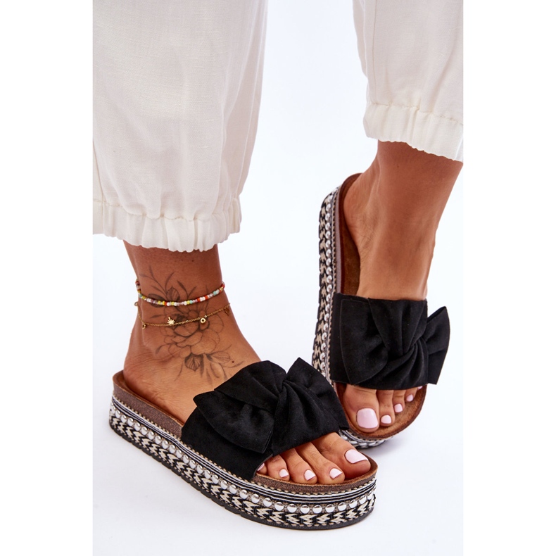 Pantofole Da Donna In Camoscio Con Fiocco Nero Lauria 2