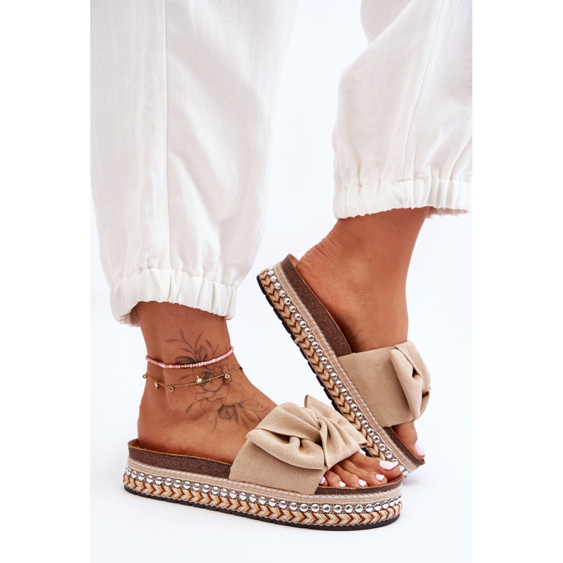 Pantofole Da Donna In Camoscio Con Fiocco Beige Lauria 2