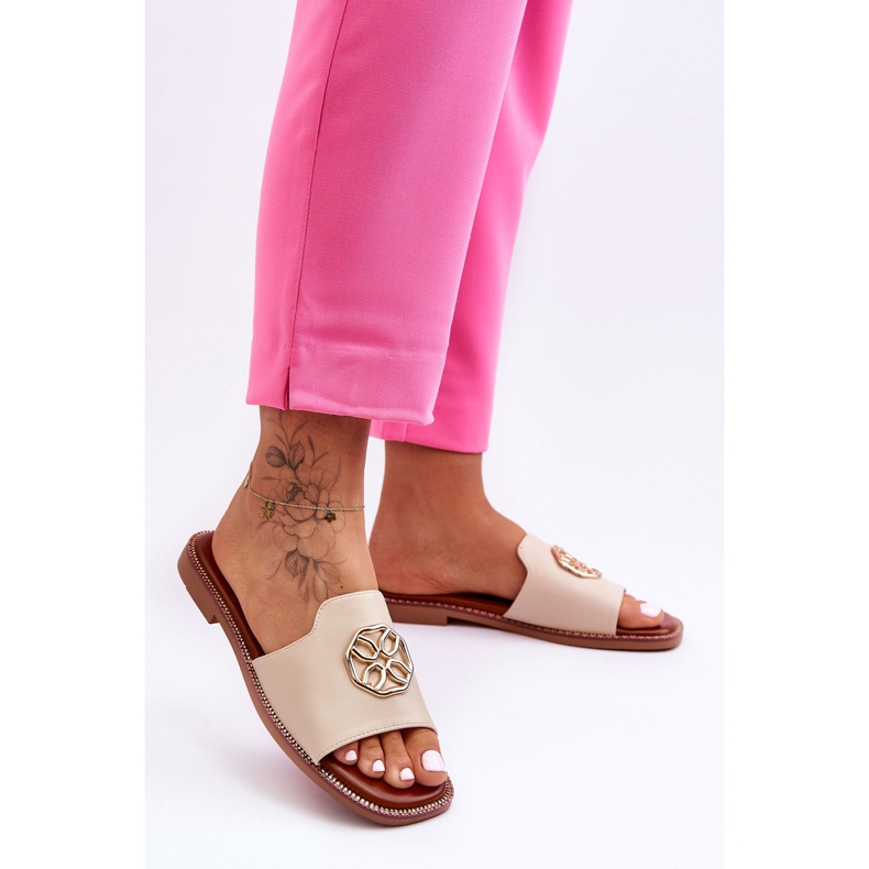 Sandali Classici Con Tacco Piatto Da Donna Beige Larotte 2