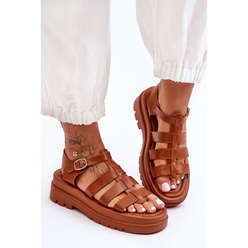 Sandali In Pelle Con Cinghie Colet Marrone 1