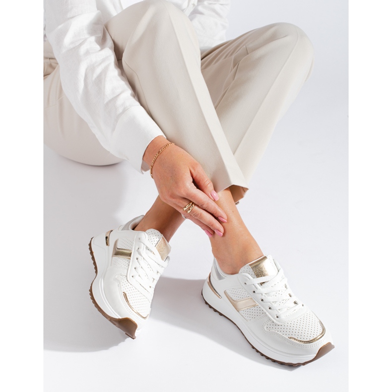 Sneakers bianche sulla piattaforma Shelovet bianca 1