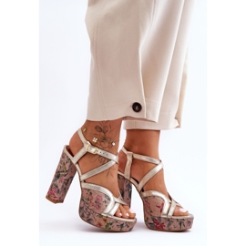 Sandali in pelle con tacchi Maciejka 06084-25 oro d'oro 1
