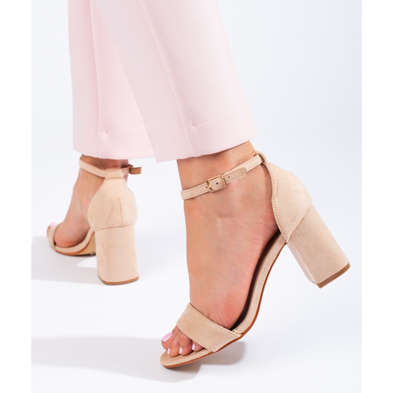 Sandali classici da donna su un palo Shelovet beige 1