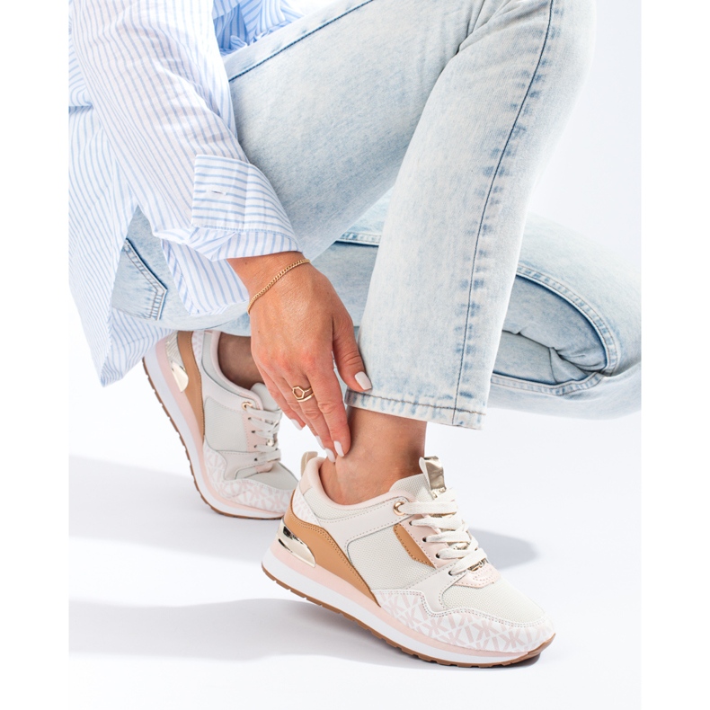 Scarpe sportive da donna beige Shelovet 1