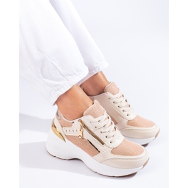 Sneakers beige con suola spessa di Shelovet 1