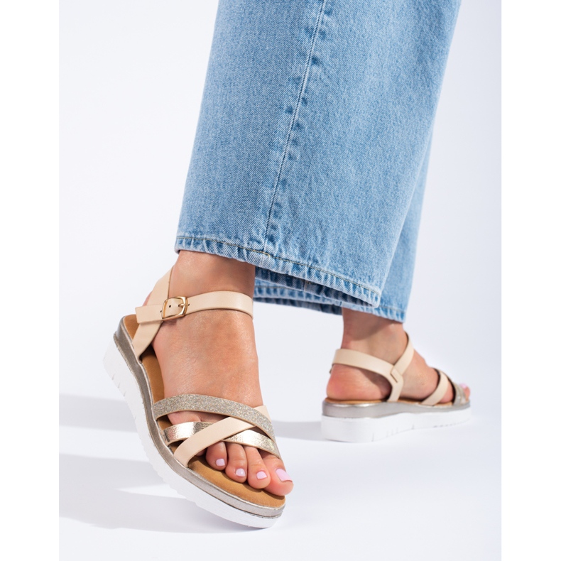 Sandalo Shelovet con zeppa bassa beige e oro 1