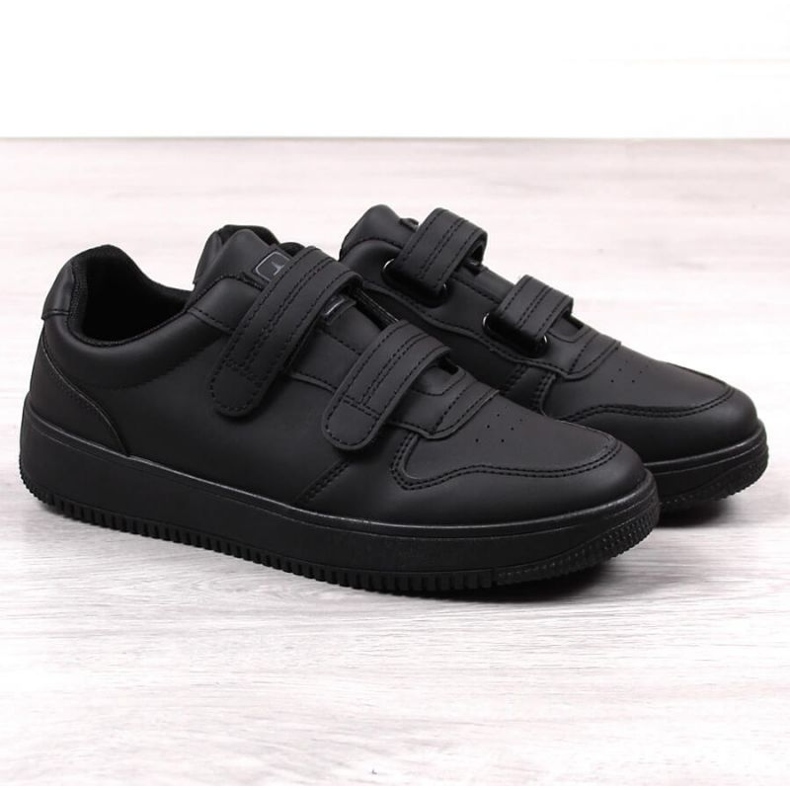 News Scarpe sportive con velcro Novità W EVE402A nere nero 1