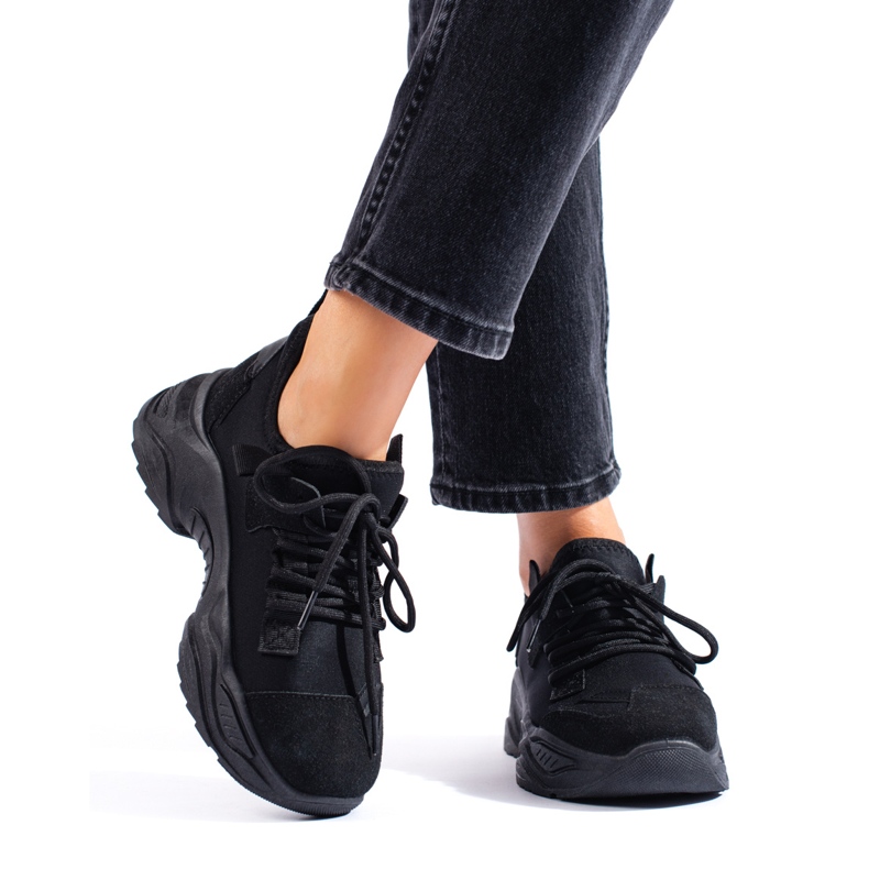 Sneakers nere da donna sulla piattaforma Shelovet nero 1