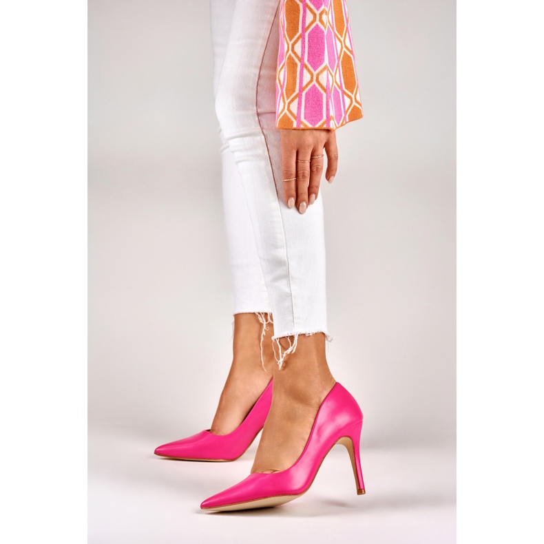 Tacchi rosa realizzati in ecopelle 2