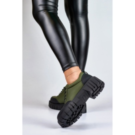 Scarpe verde scuro realizzate in ecopelle 2