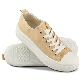 Sneakers beige su una piattaforma bassa 1