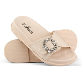 Pantofole da donna beige con fibbia decorativa 2