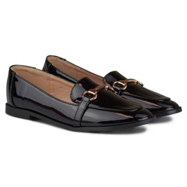 Scarpe laccate con decorazione in oro nero 2