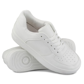 Classiche sneakers sportive bianche con suola bianca 1