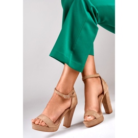 Sandali beige alti alla caviglia 1