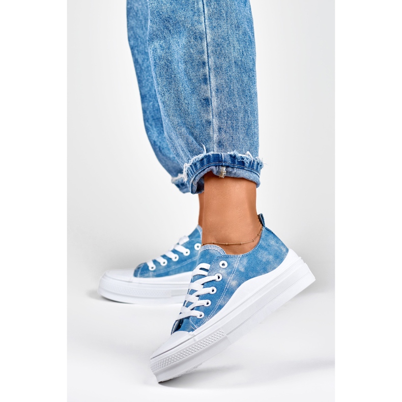 Sneakers in denim da donna sulla piattaforma blu 2