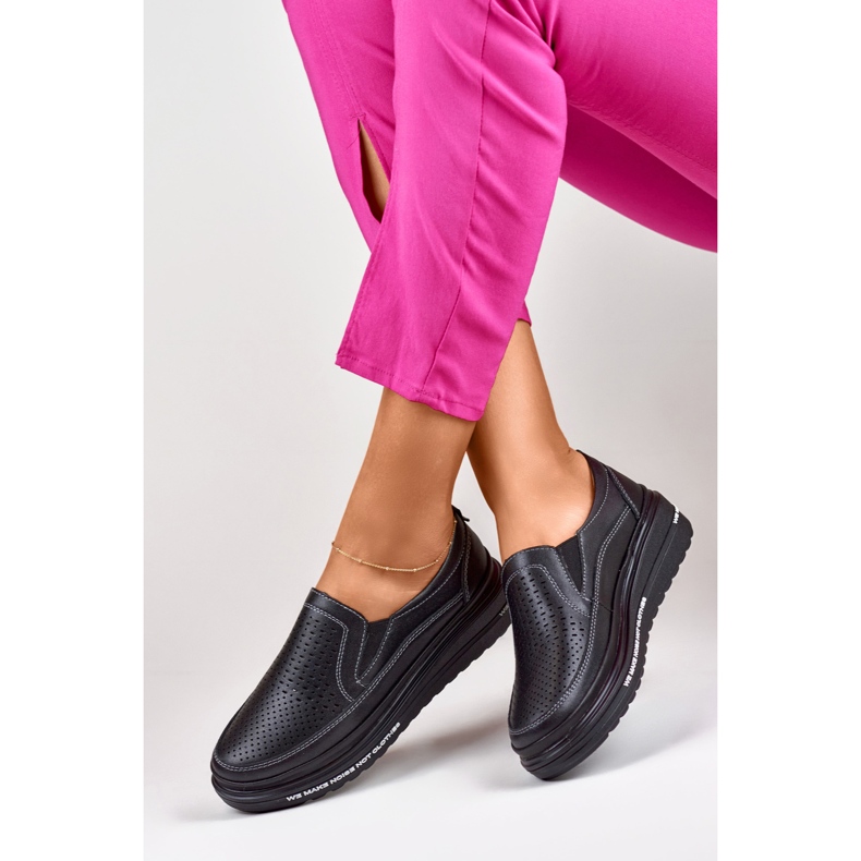 Scarpe traforate da donna in pelle naturale nero 2
