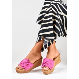 Pantofole fucsia da donna su un comodo tacco a zeppa rosa 2
