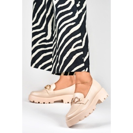 Mocassini beige da donna realizzati in ecopelle 2