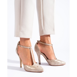 Décolleté con tacco color oro e beige di Shelovet d'oro 1