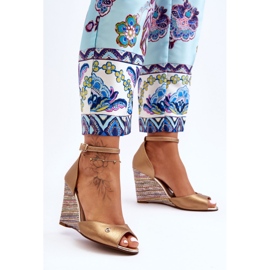 Sandali con zeppa in pelle Laura Messi 2603/784 oro d'oro 1