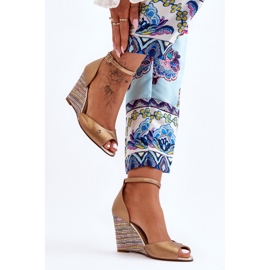Sandali con zeppa in pelle Laura Messi 2603/784 oro d'oro 2