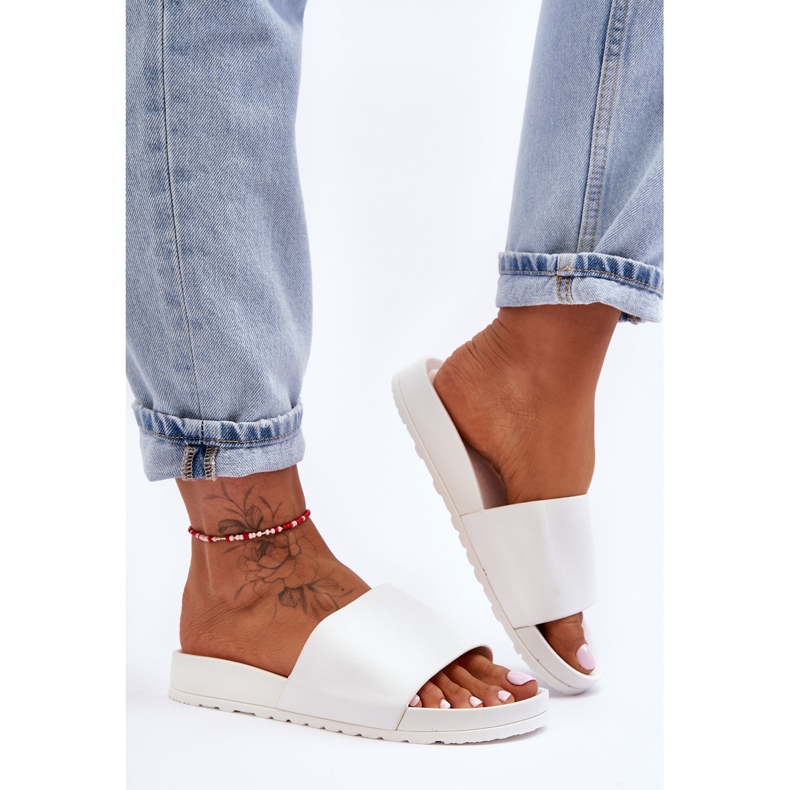 Pantofole da donna classiche bianche Rolien bianco 2