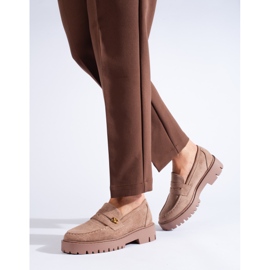 Classiche scarpe scamosciate beige scuro da donna di Shelovet 2