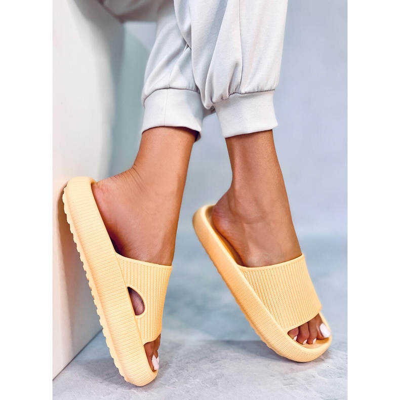 Ciabatte a cuscino giallo Yang 1