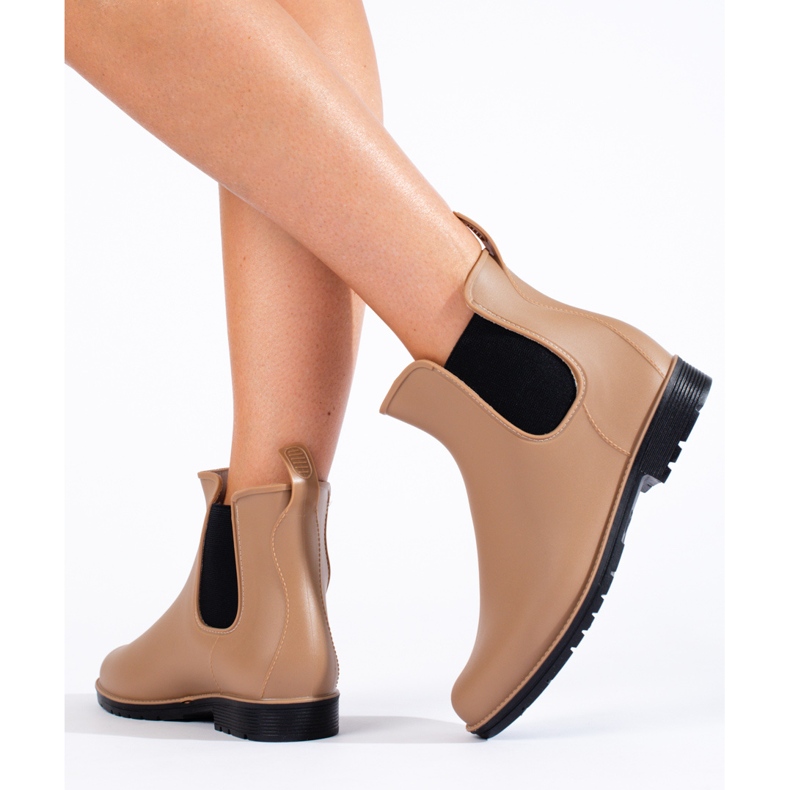 Stivali da donna beige di Shelovet 1