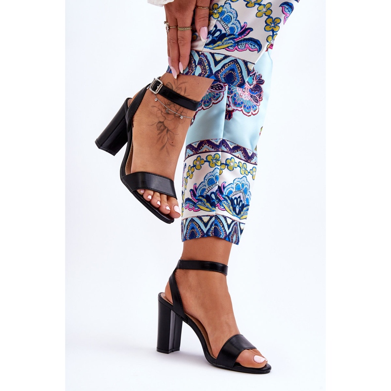 Sandali Classici Da Donna Sul Tacco Nero Treada 2