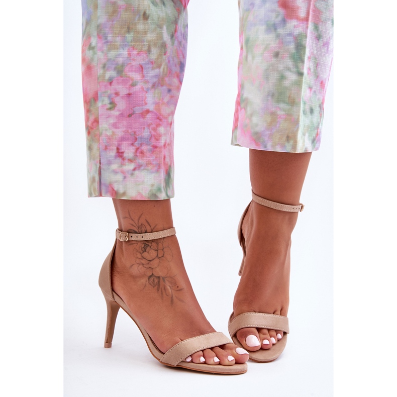 Sandali Classici In Pelle Scamosciata Su Un Tacco Alto Tossa Beige 2