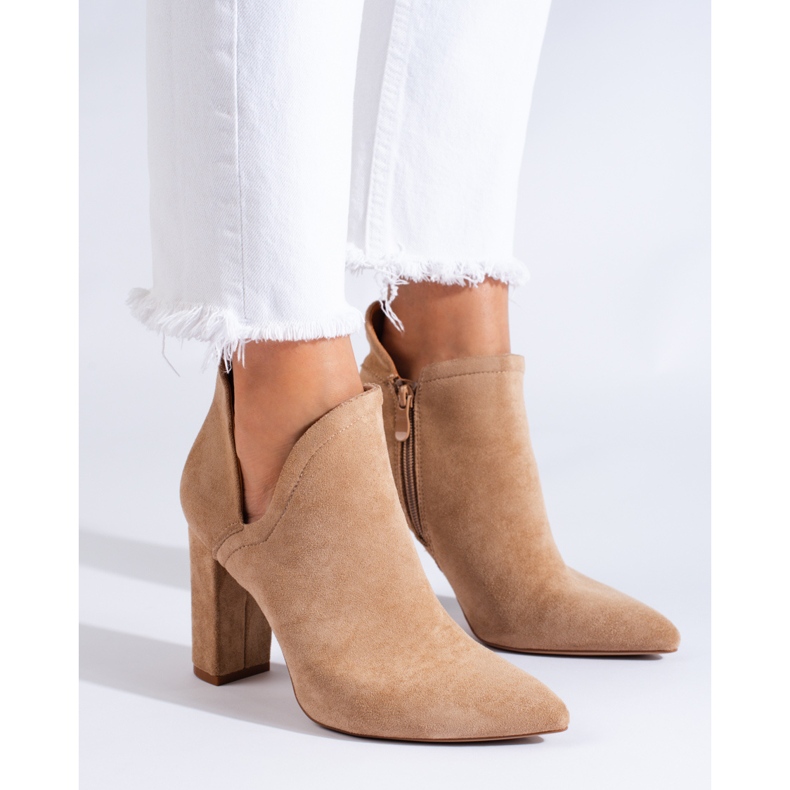Stivali alti da donna beige Shelovet con cut-out 1