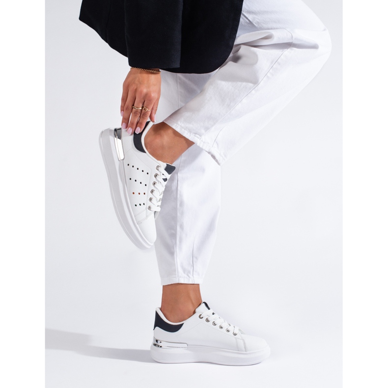 Sneakers bianche Shelovet con suola spessa bianca 1