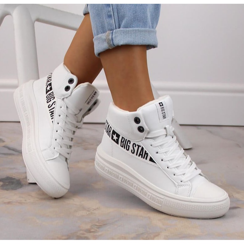Scarpe sportive isolate Big Star W INT1901A bianche bianco 1