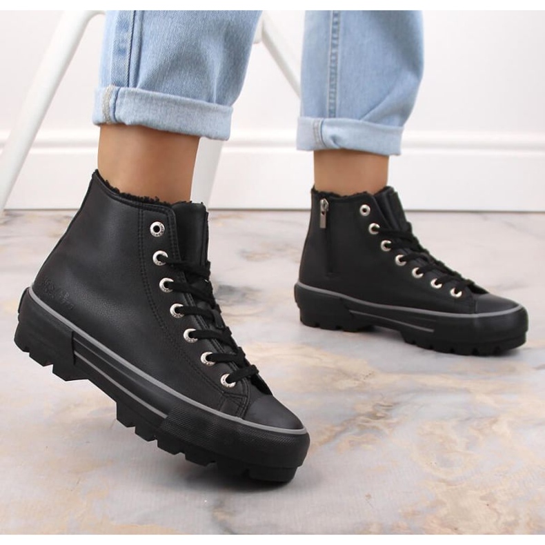 Scarpe da ginnastica isolate sulla piattaforma Big Star W INT1903C nere nero 2