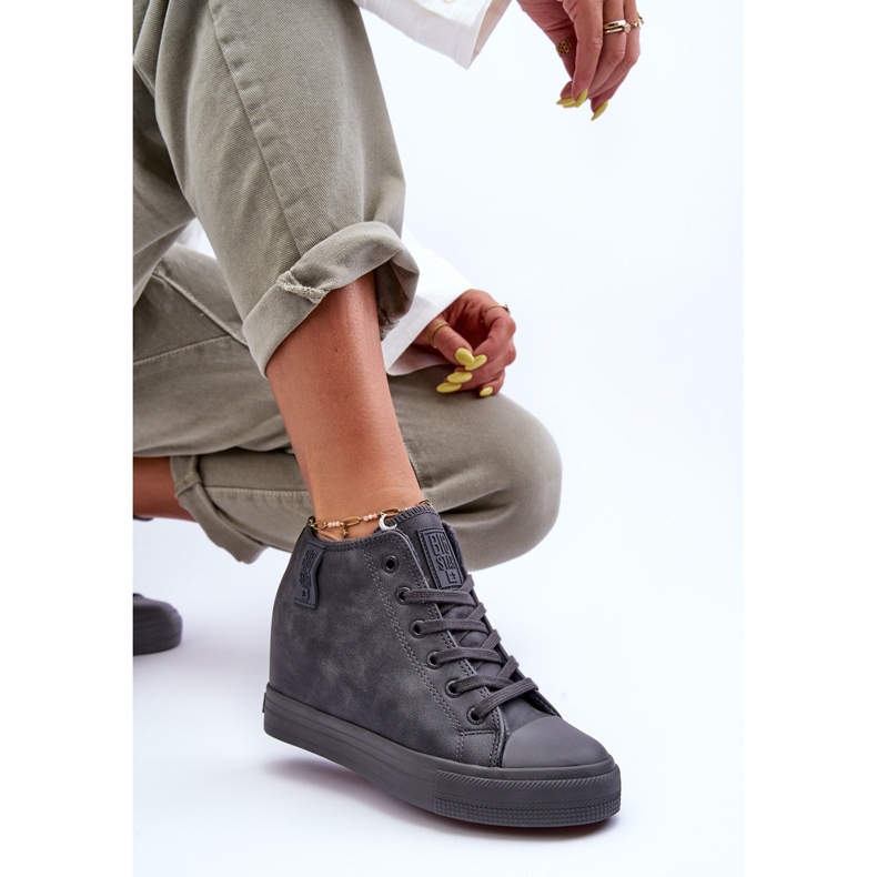 Sneakers con zeppa in pelle da donna Big Star MM274005 Grigio 2