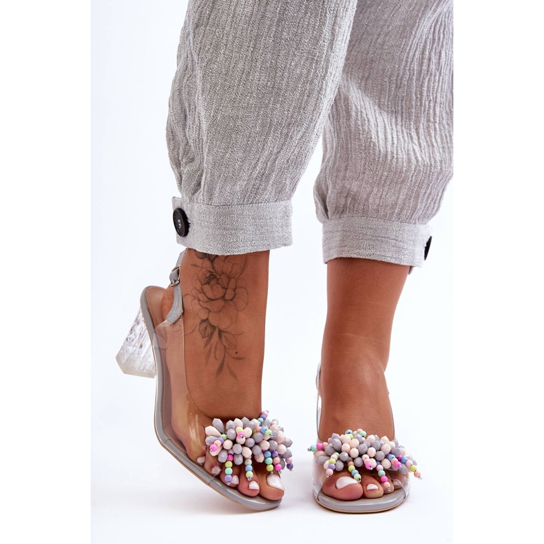 Sandali alla moda decorati su un tacco grigio S.Barski MR1037-23 1