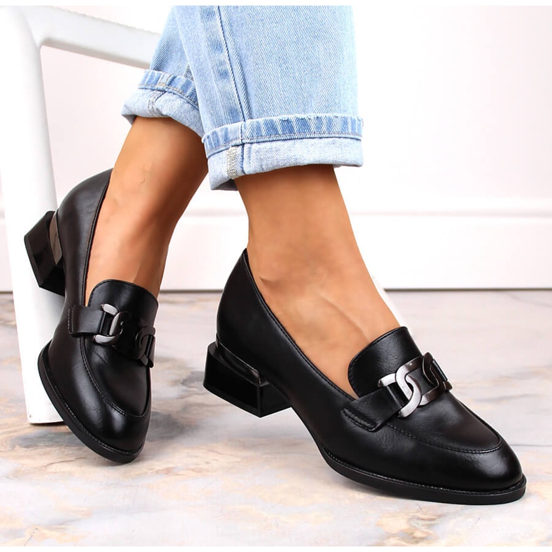 Scarpe basse con catena nere Vinceza 58162 nero 1