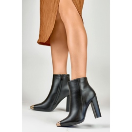 Stivali neri da donna con punta decorativa nero 2