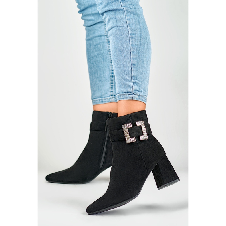 Stivali neri da donna con fibbia decorativa nero 2