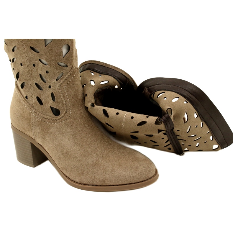 M.Daszyński Stivali da donna in camoscio traforato MR2337-3 Beige 5