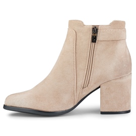 Stivali da donna beige chiaro con fibbia 1