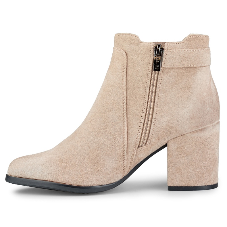 Stivali da donna beige chiaro con fibbia 1